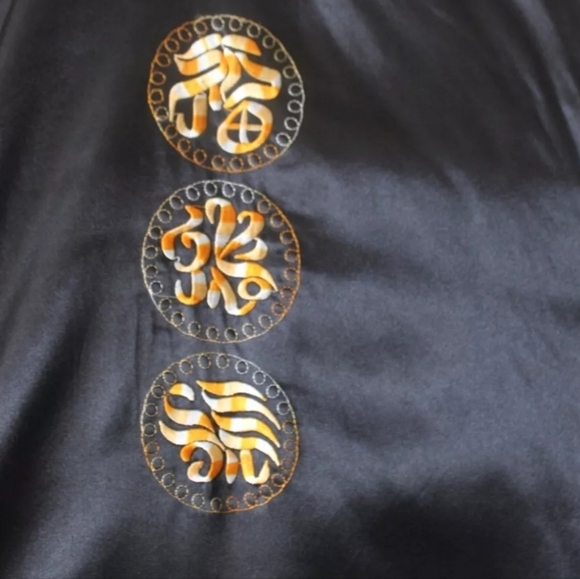 Underwraps Black Kimono with Gold Details - Picture 6 of 10